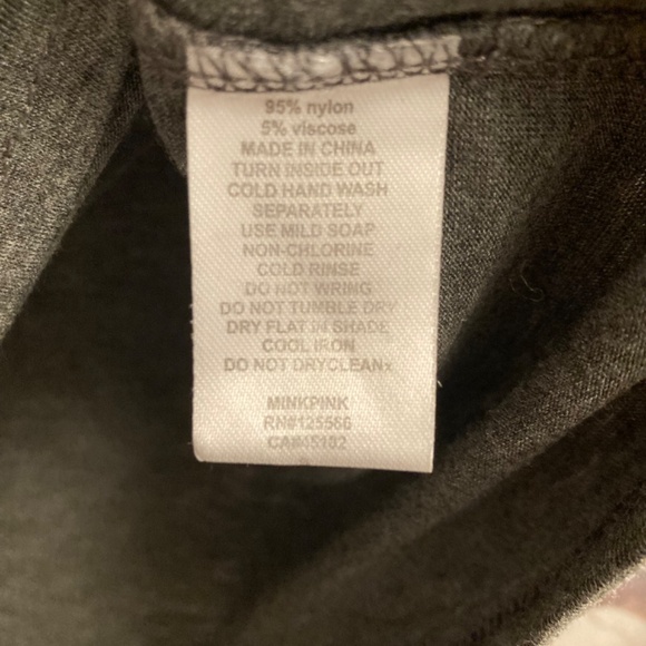 Mink Pink - grey Wolf print top -  size Small - Picture 5 of 5